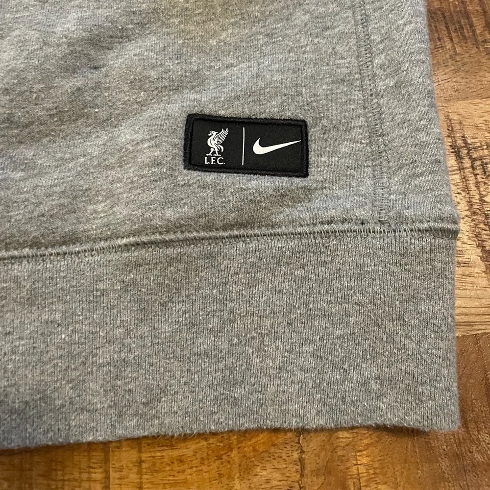 Nike Liverpool FC Heritage Crewneck Sweatshirt YNWA - Picture 4 of 7